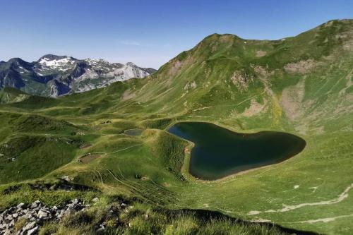 Maison complète au coeur du village gîte à louer Villanúa