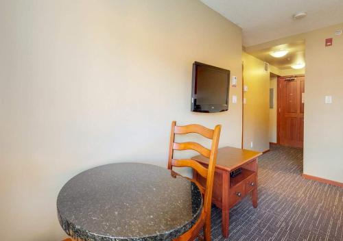 Whistler Cascade Lodge by TS