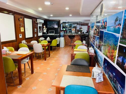 Restaurante, Cresta Inn in Obarrio