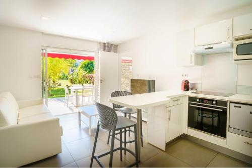 ห้องครัว, โมโอเรีย ซันเซ็ต บีช เรสซิเดนซ์ (Moorea Sunset Beach Residence) in ฮอรู