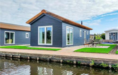 Gorgeous Home In Giethoorn With Kitchen