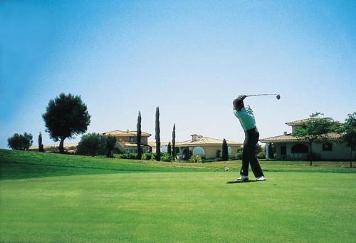 Playa Granada vacaciones con playa piscina y camping - main image