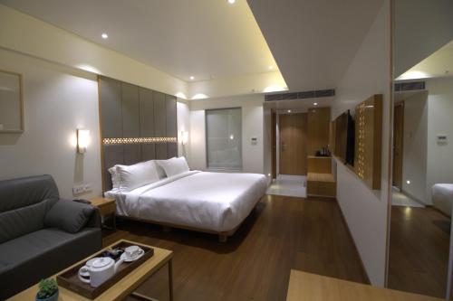 SAFAL RETREAT - Semri Bazyaft