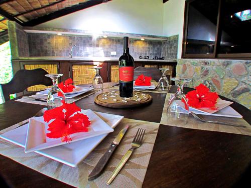 Comoditats, Flower Power Village in Koh Phayam (Ranong)