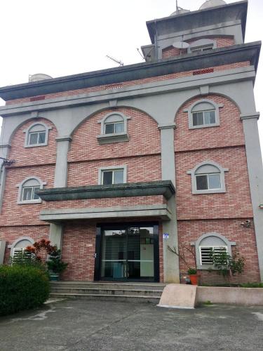 Golden Sunshine near Yanzihkou Trail (Swallow Grotto)