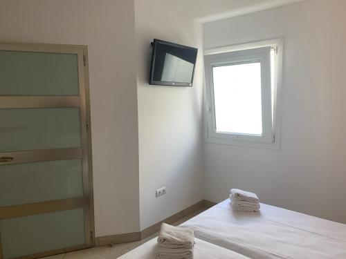Hostal Tarifa - image 7