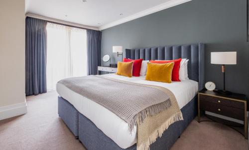 Native Mayfair - image 14