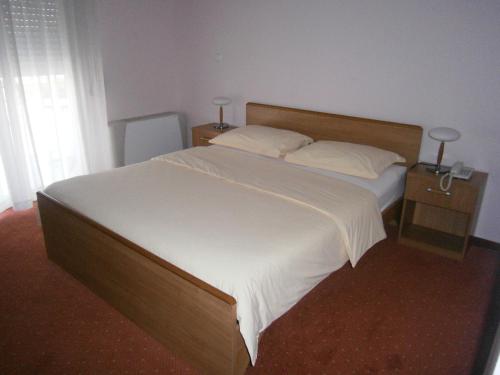 Hotel Neva Room Type - Economy Double Room
