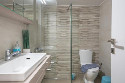 One-Bedroom Apartment image 10