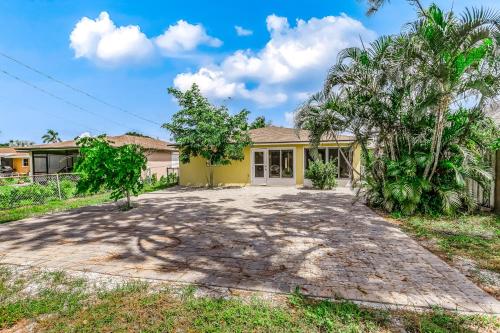 North Naples Sea Breeze Relaxation