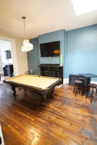 3E *Historic Gem* Heart of Southside-Sleeps 10 in Pittsburgh, USA