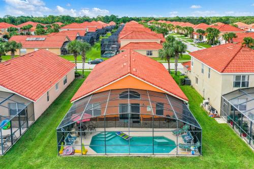 Sunny Neighbor in Davenport, USA