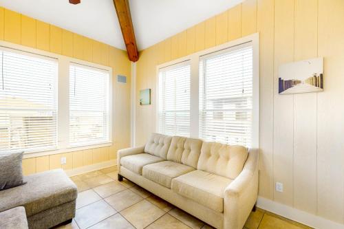 Coastal Cabana in Crystal Beach, USA