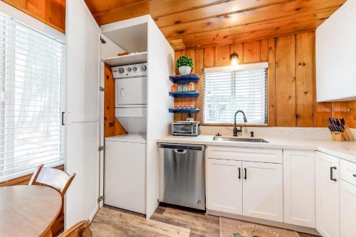 Arrowhead Delight in Lake Arrowhead, USA