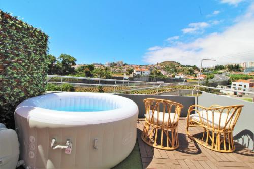 Sunny House few minutes from City Center gîte à louer Câmara de Lobos