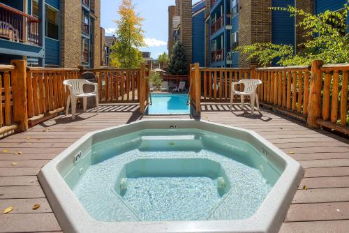 Blue River Escapade in Breckenridge, USA