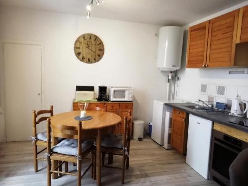 Residence 6 Rue Des Bains - Studio pour 2 Personnes 014
