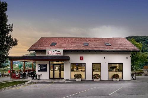 ทัศนียภาพภายนอกโรงแรม, Rooms S Center in ดอบระนา