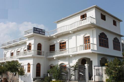 Hotel Isabel Palace, Khajurāho