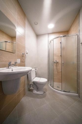 ห้องน้ำ, Hotel Terra in กอร์นาโอเรียโควิซา