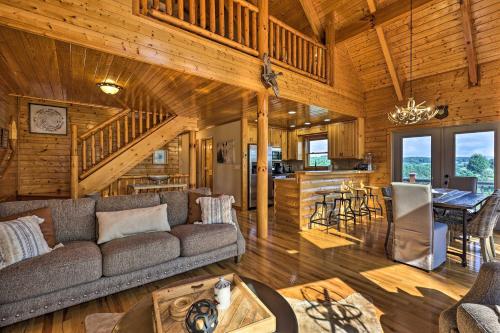 Piney Creek Mountain-View Cabin with Wraparound Deck in Piney Creek, USA