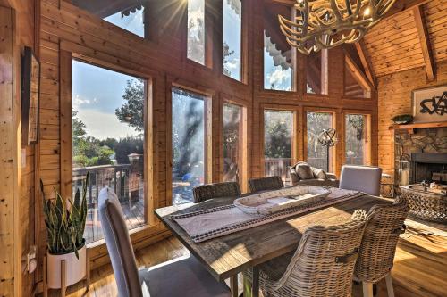 Piney Creek Mountain-View Cabin with Wraparound Deck in Piney Creek, USA
