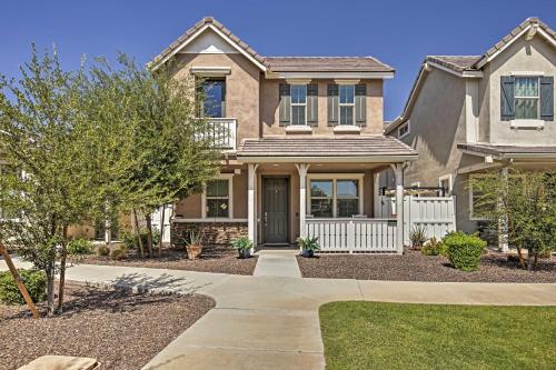 Contemporary Gilbert Home with Furnished Patio!