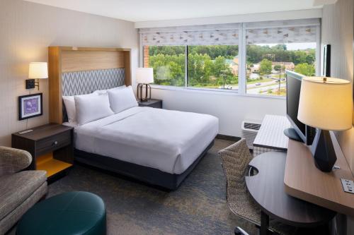 Holiday Inn Express & Suites Charlottesville, an IHG Hotel in Charlottesville, USA