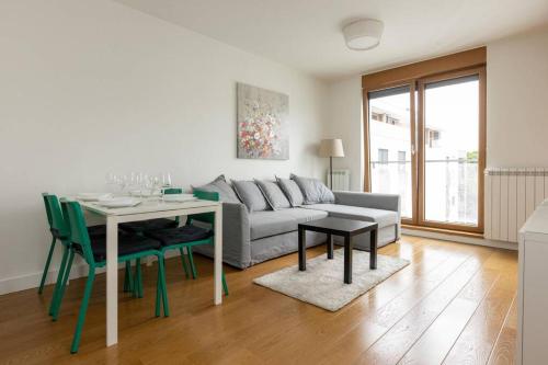 Belgrade Zemun Luxury - Comfortable, workspace, quiet, free parking, Netflix 4-Star Single Room suite