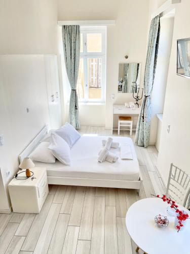 Xenias Rooms Apartments - image 14