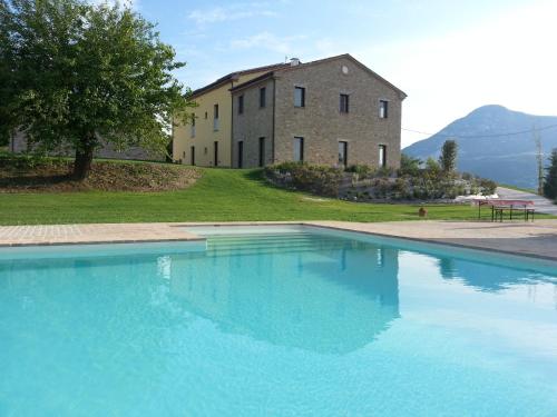Accommodation in Serra San Quirico