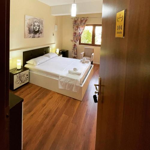 Hotel Ambasador - image 14