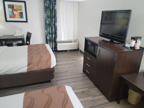 Quality Inn Terre Haute University Area - image 9