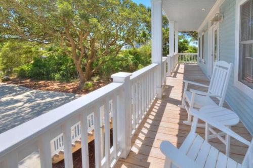 Little Magnolia image