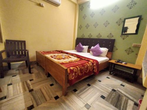 Deluxe Double Room room in Hotel Aakash Ganga