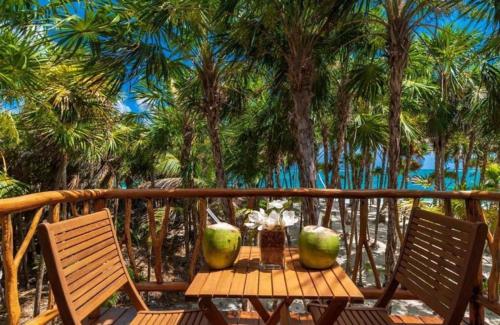 AMAZING BEACHFRONT VILLA