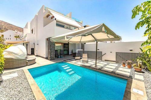 luxury villa tropical private heated pool