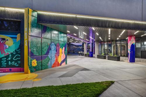 The Catbird Hotel - image 10