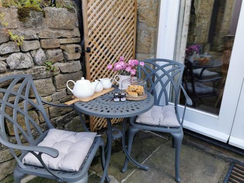 End Cottage - image 2