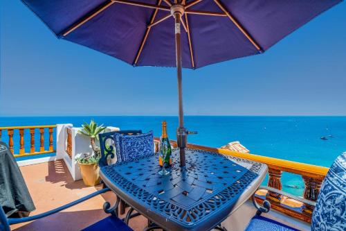 Oceanfront Villa W One Of A Kind Amazing View - Accommodation - Avalon