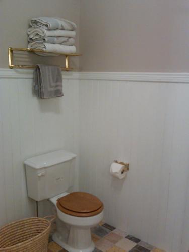 Deluxe Queen Room image 2