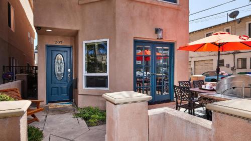 Private Home Ocean View, Air-Conditioned Just Steps to the Beach