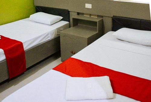 2 twin beds