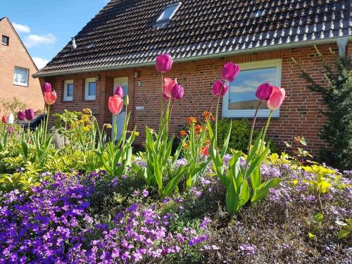 B&B Osterrönfeld - Ferienhaus im Kanalblick - Bed and Breakfast Osterrönfeld