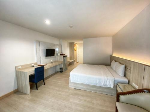 room detail thumbnail 1