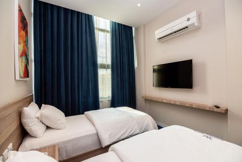 2 twin beds