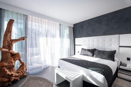 Suite with Jacuzzi® and Private Garden