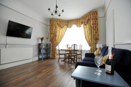 Beechurst Serviced Apartments Room Type - One-Bedroom Apartment