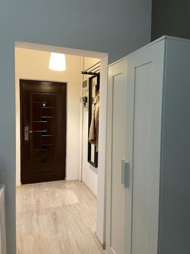 Centru charming new apartament piata universitate - Tap to explore photos