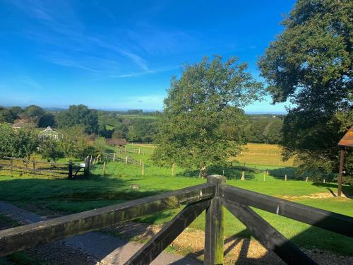 Stunning 6 bedroom Farmhouse in Hellingly